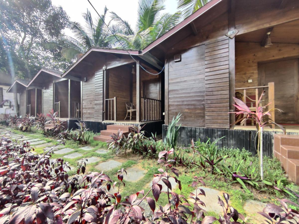 Beach Cottages - Pousada Donaciana Baga Exterior photo